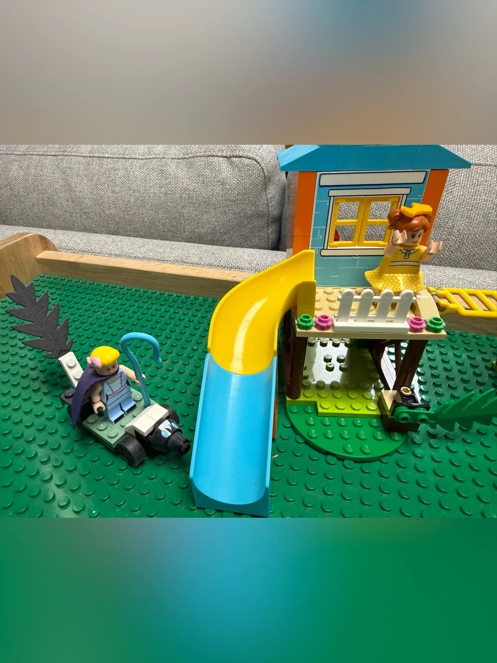Complete LEGO Toy Story 4 Set 10768 - Buzz & Bo Peep's Playground & Box & Manual